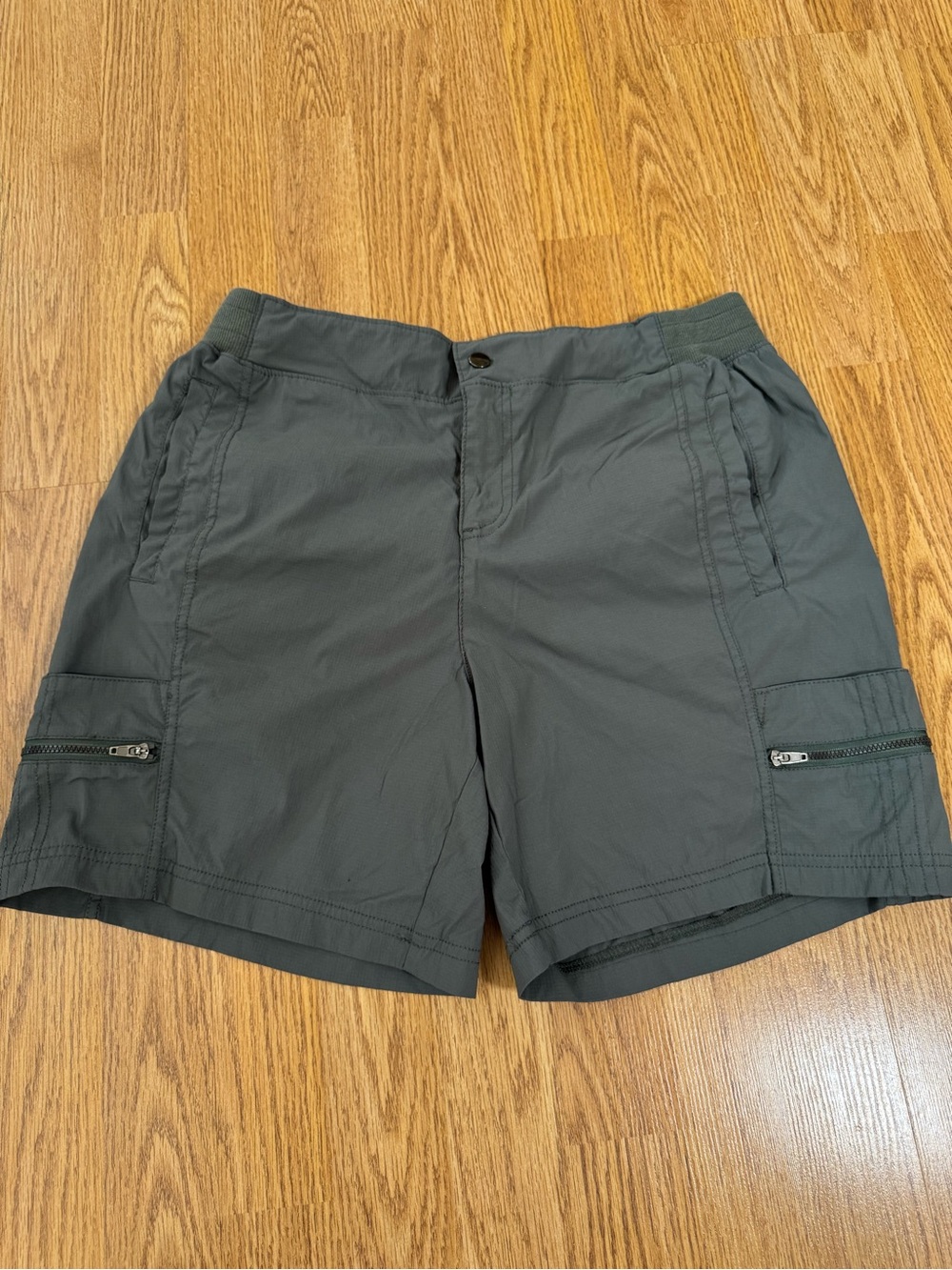 Women’s Dark Olive Cargo/Hiking Shorts XL - Picture 9 of 12